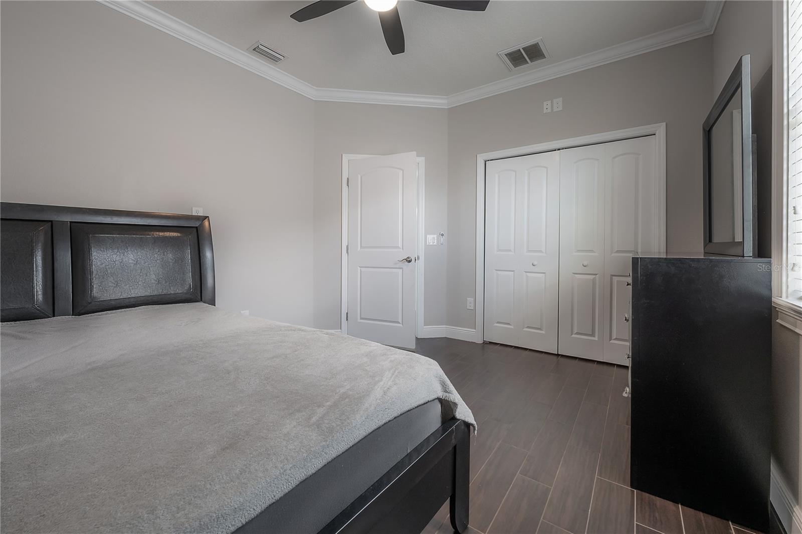 Image 23 of 31 For 2510 South Avenue