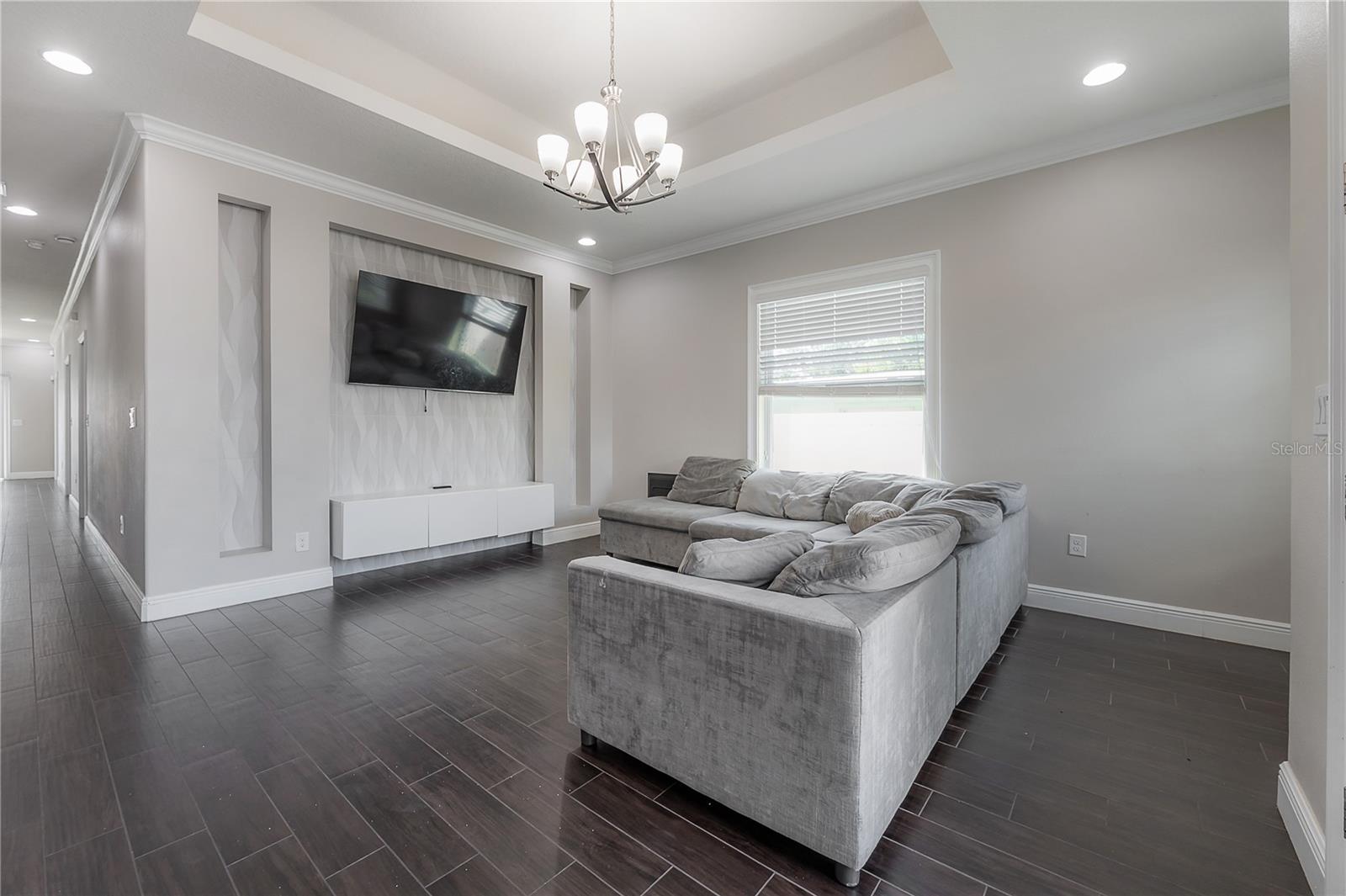 Image 5 of 31 For 2510 South Avenue