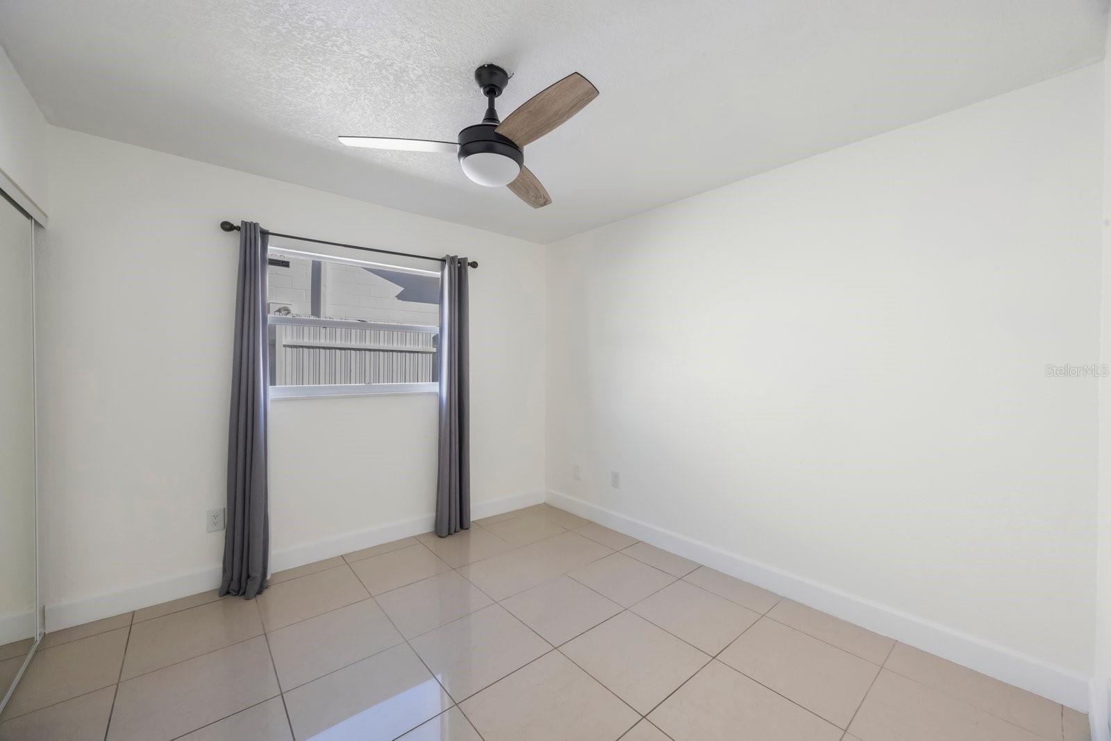 Image 17 of 35 For 2074 Powderhorn Drive