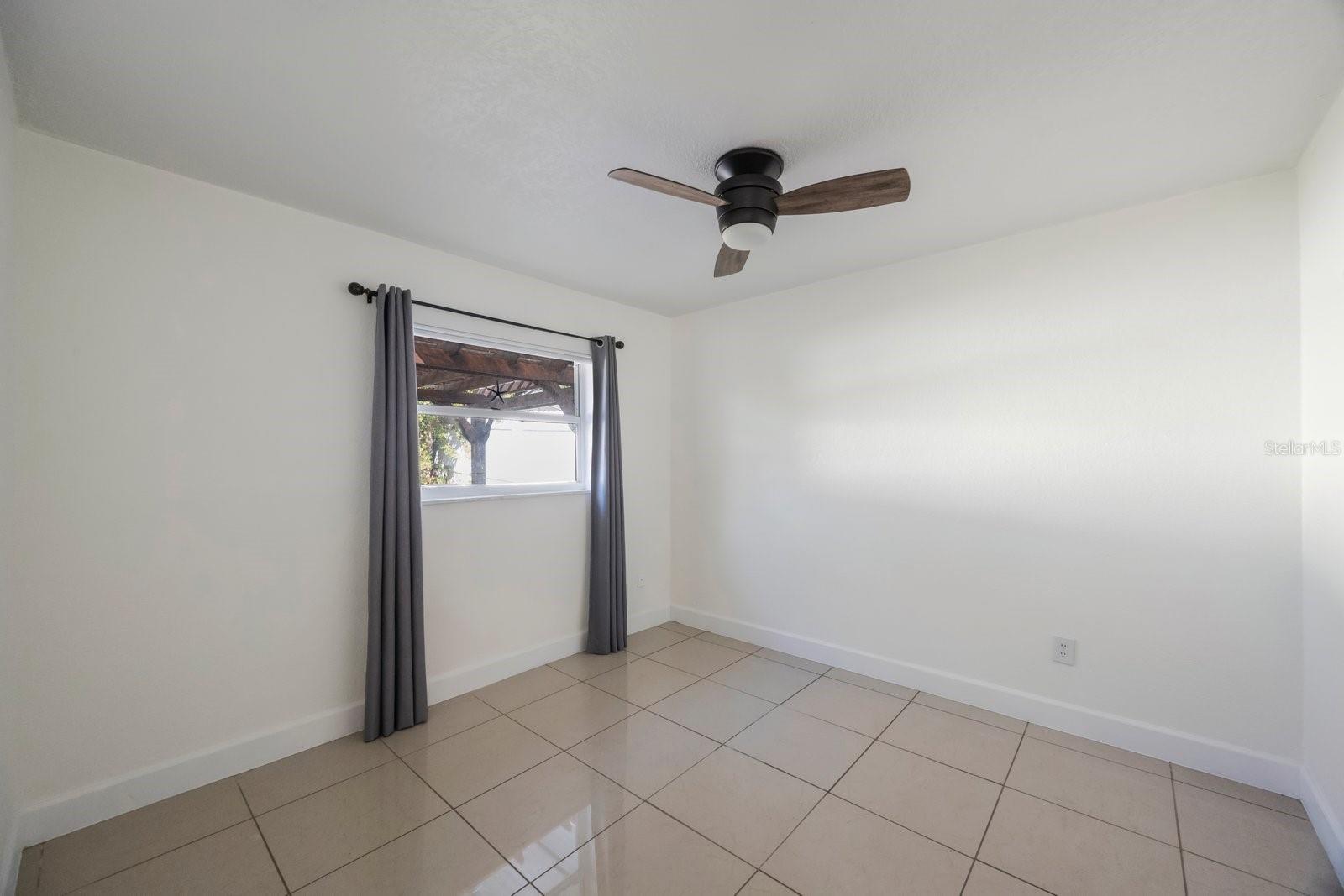 Image 24 of 35 For 2074 Powderhorn Drive