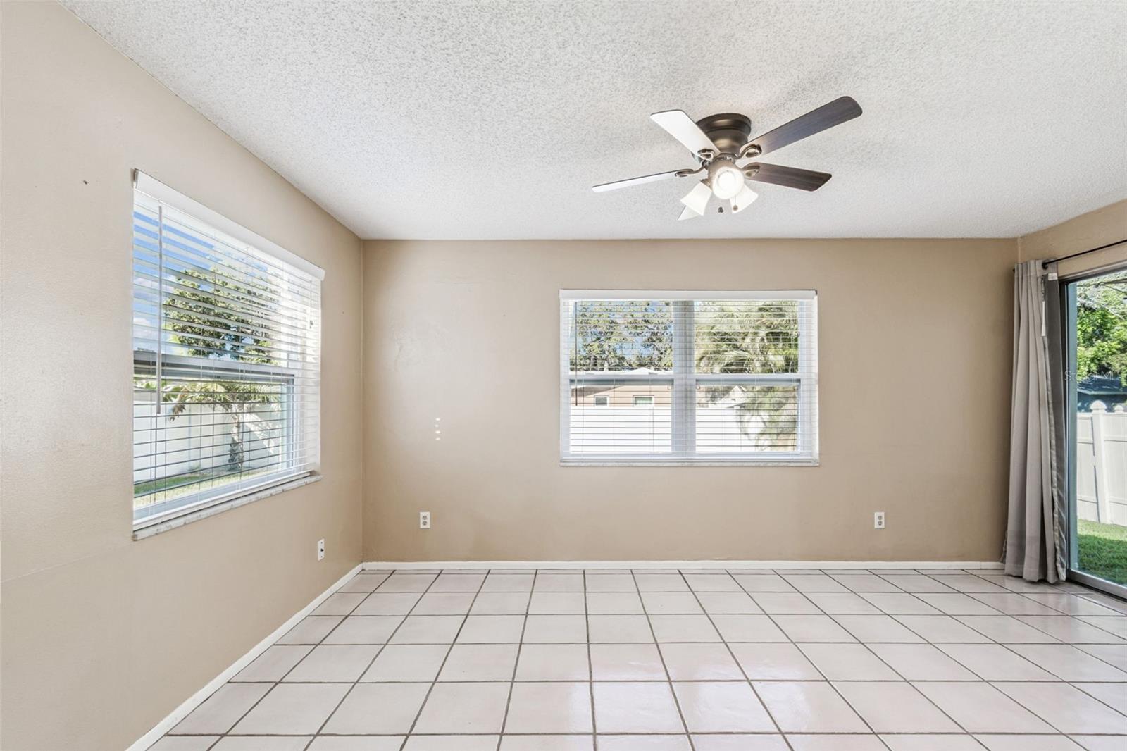 Image 4 of 40 For 2208 Lauren Drive