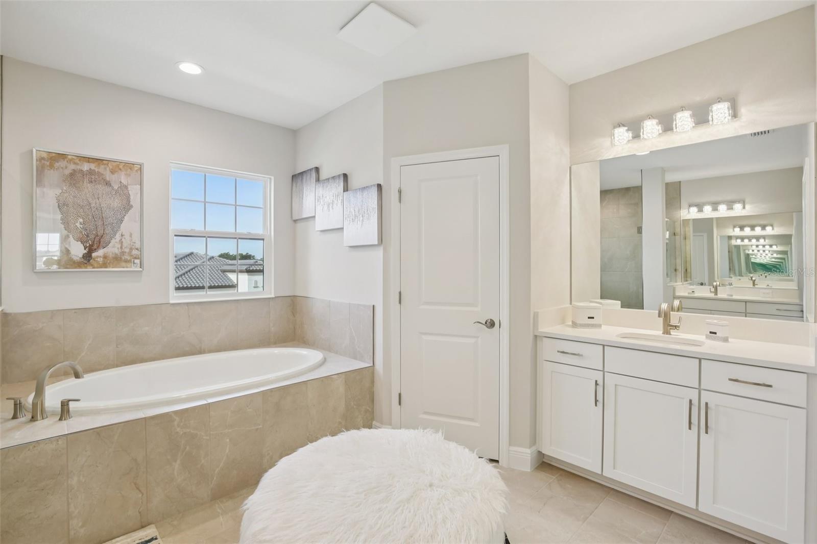 Listing photo id 37 for 14930 Rider Pass Drive