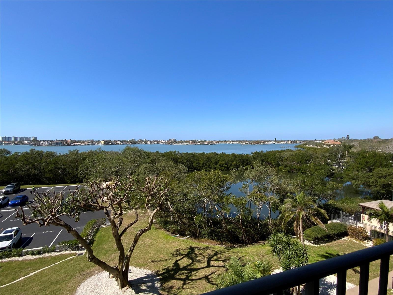 Image 33 of 62 For 7050 Sunset Drive S 405