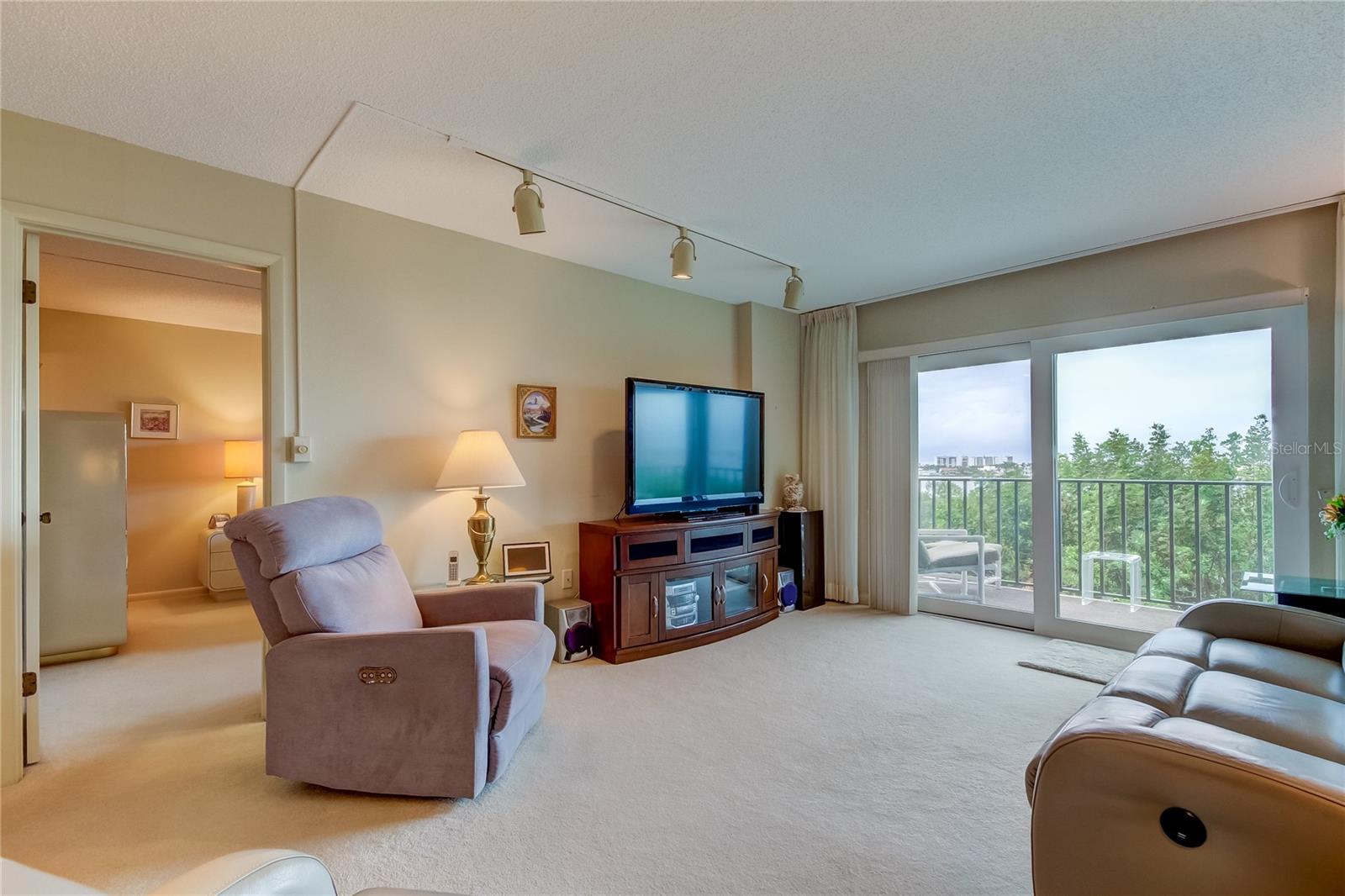 Image 7 of 62 For 7050 Sunset Drive S 405