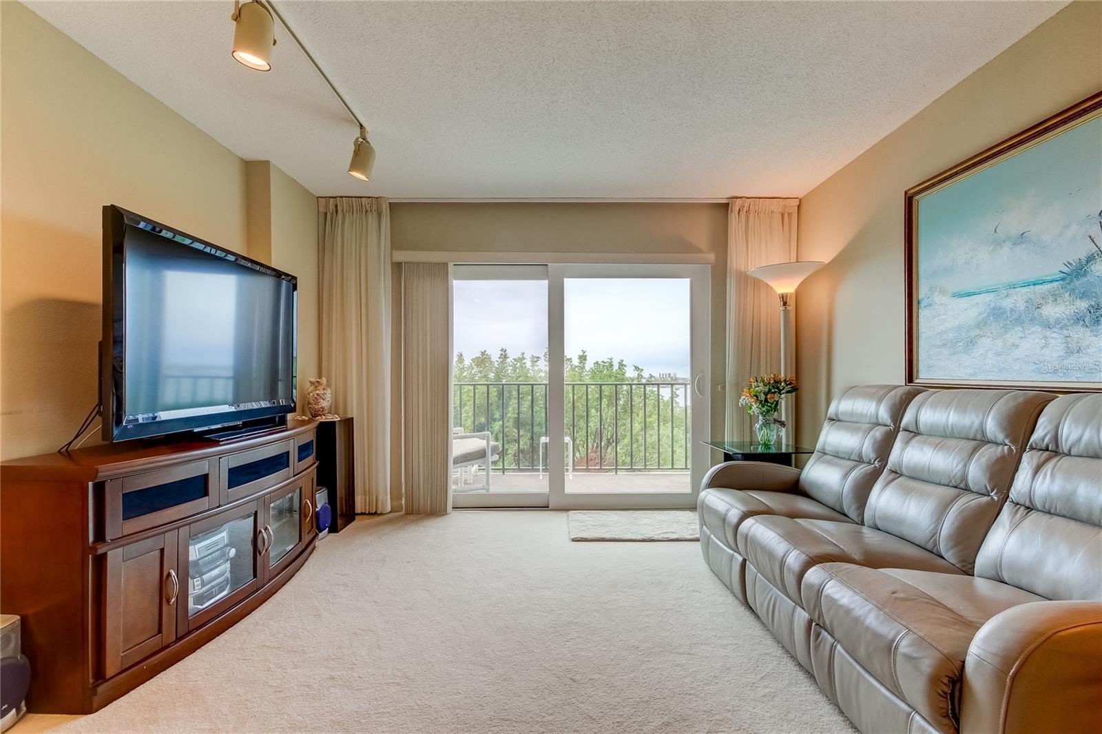 Image 8 of 62 For 7050 Sunset Drive S 405