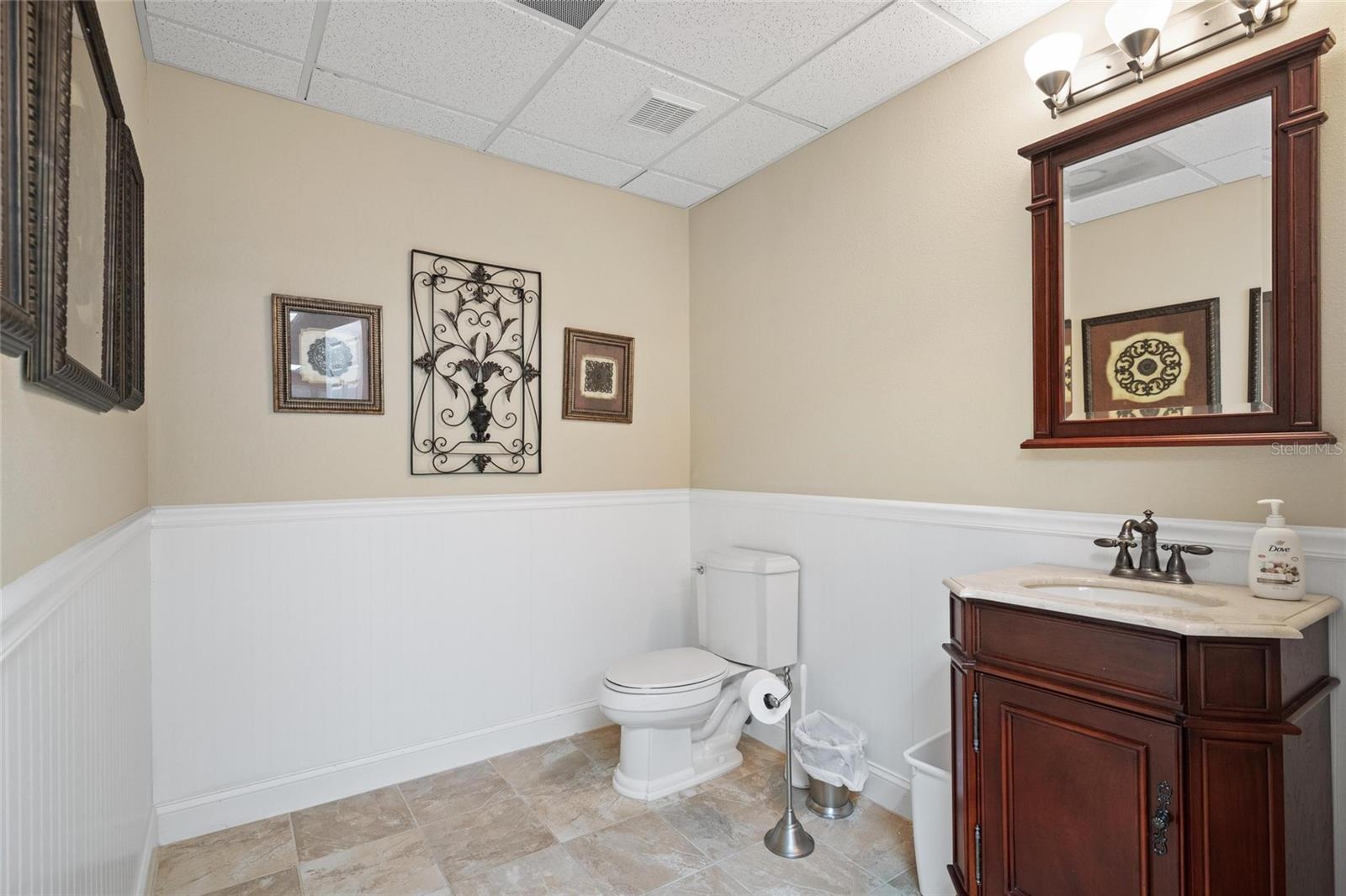 Image 22 of 24 For 701 Enterprise Road E 705