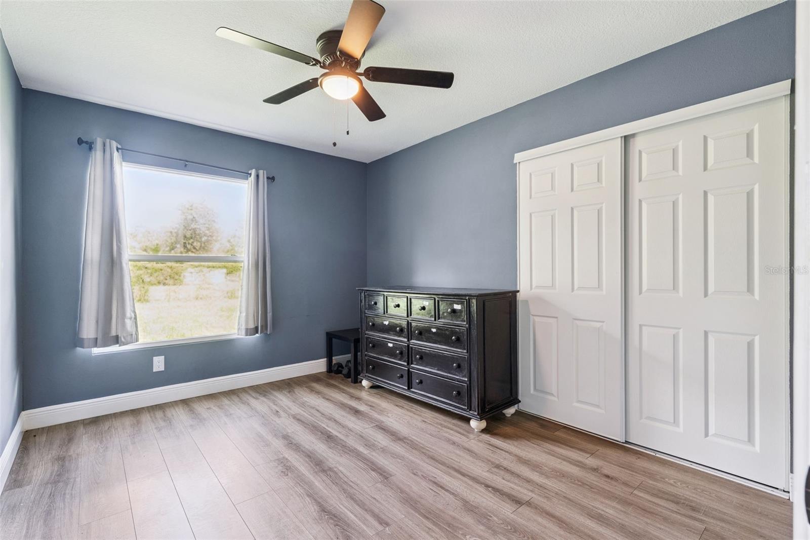 Image 15 of 25 For 13927 Countryplace Drive
