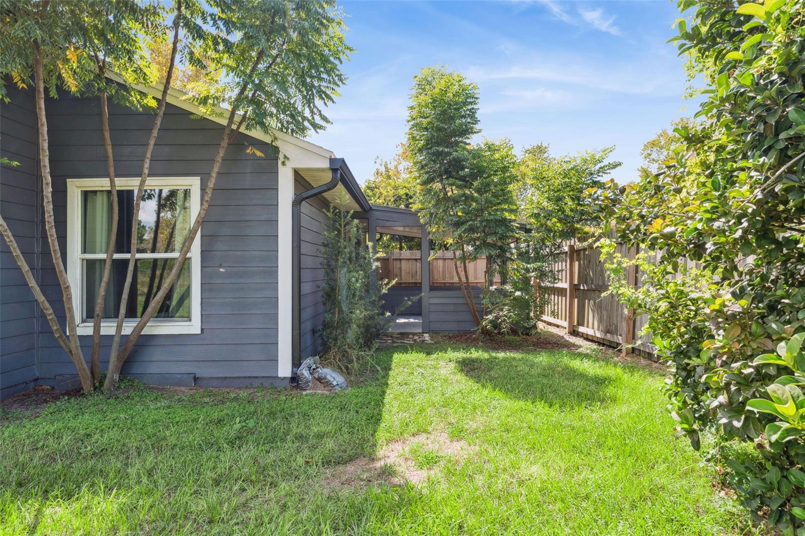 Image 19 of 25 For 13927 Countryplace Drive