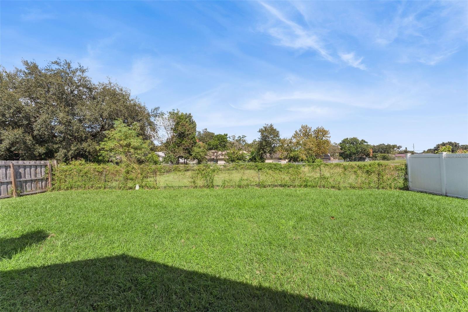 Image 20 of 25 For 13927 Countryplace Drive