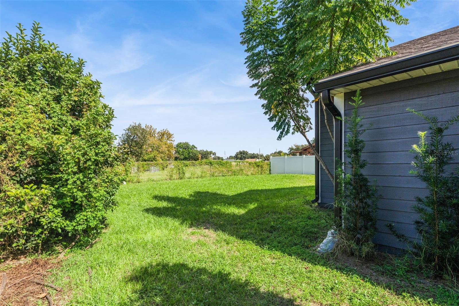 Image 22 of 25 For 13927 Countryplace Drive