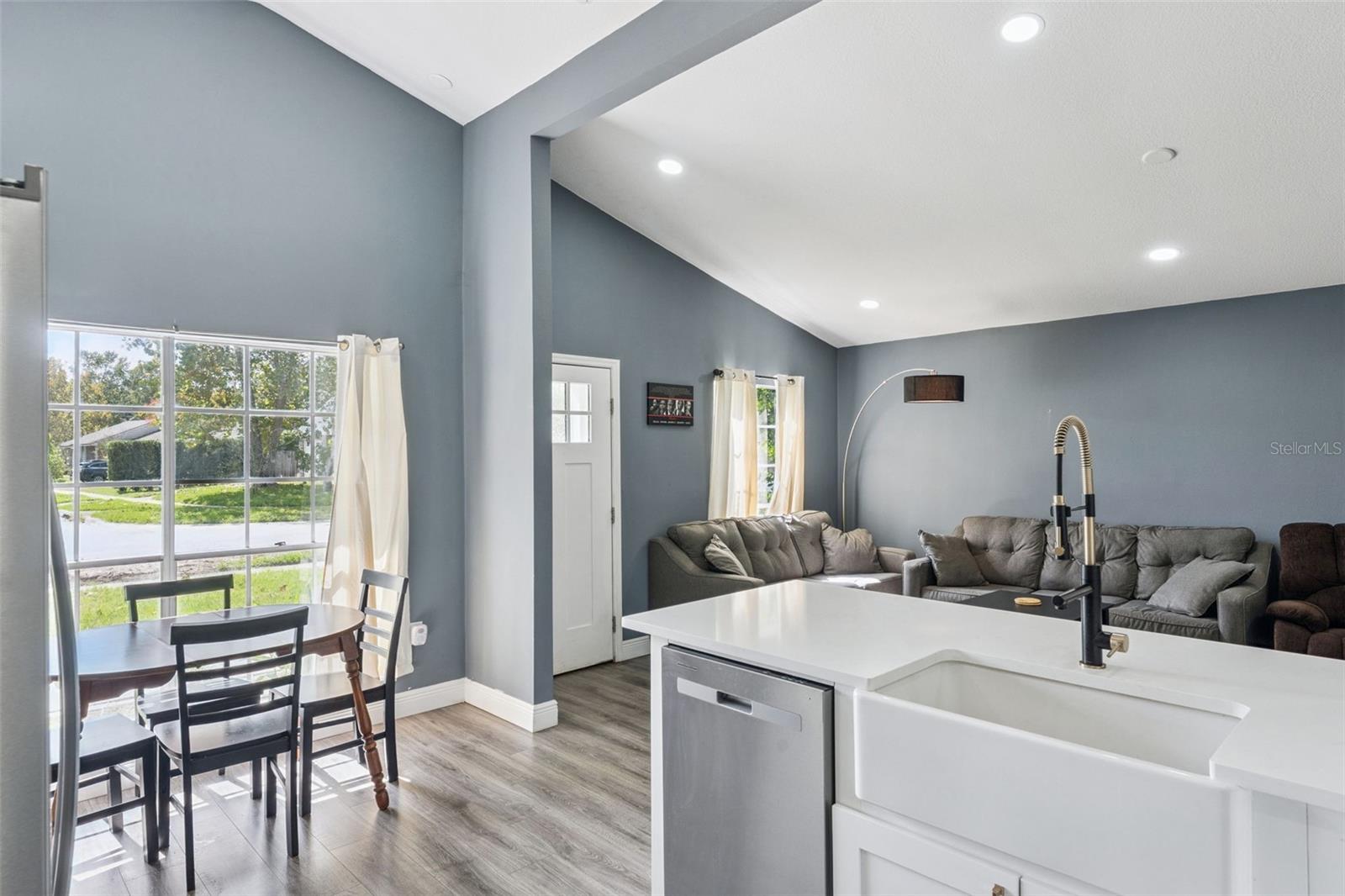 Image 5 of 25 For 13927 Countryplace Drive