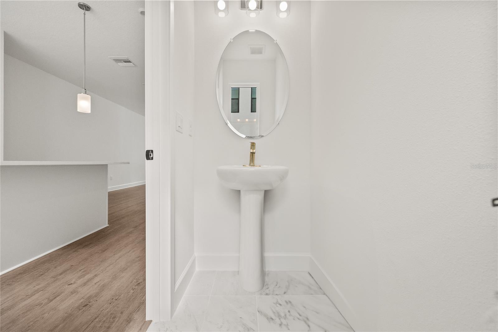 Image 18 of 41 For 319 15th Street N