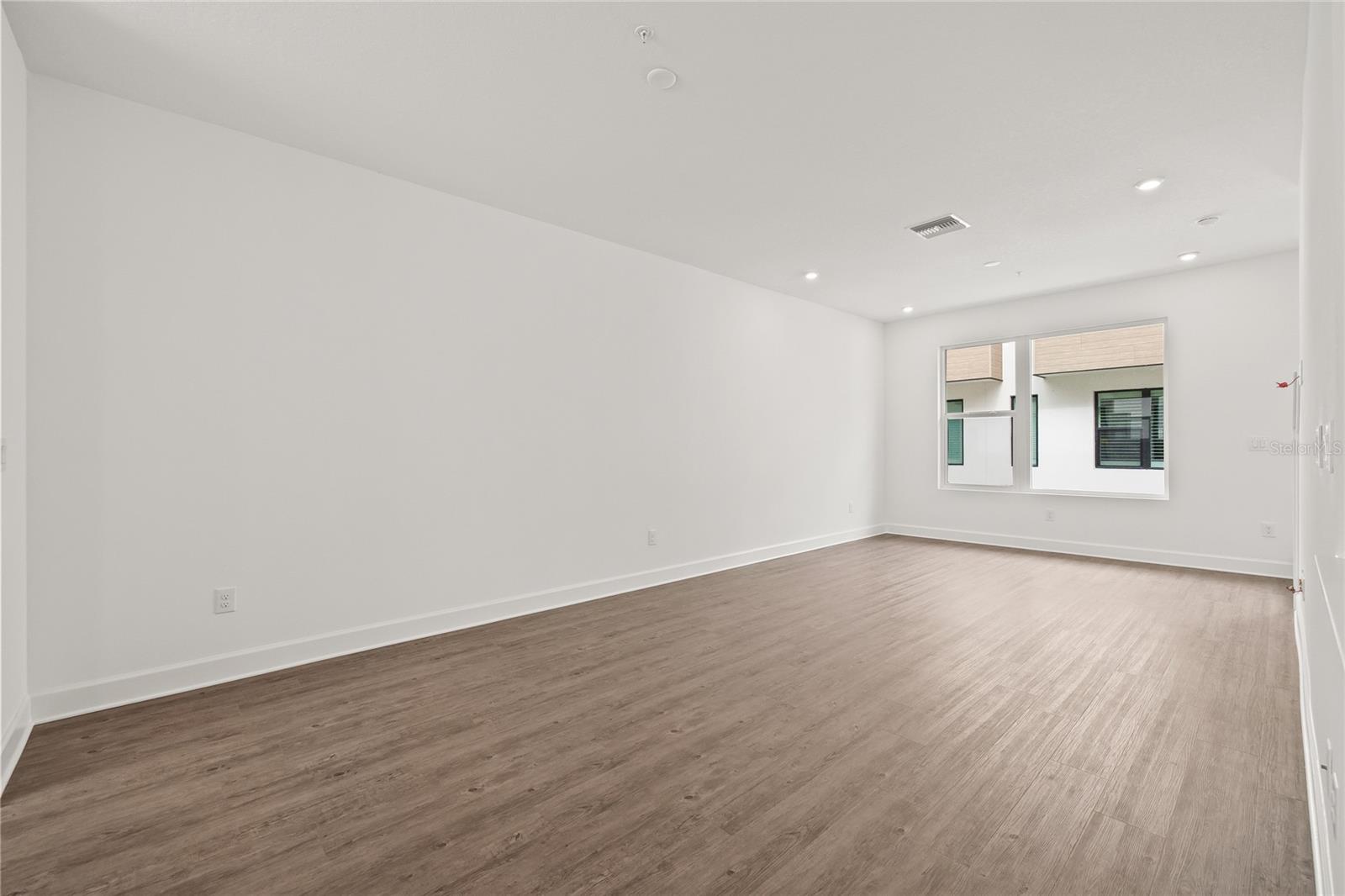 Image 23 of 41 For 319 15th Street N