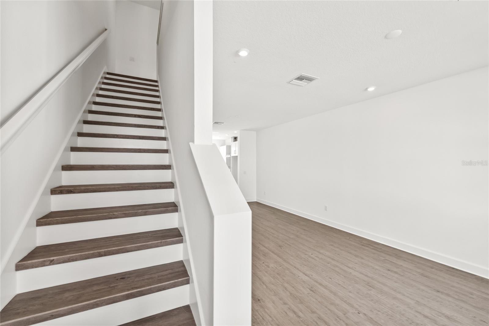 Image 24 of 41 For 319 15th Street N