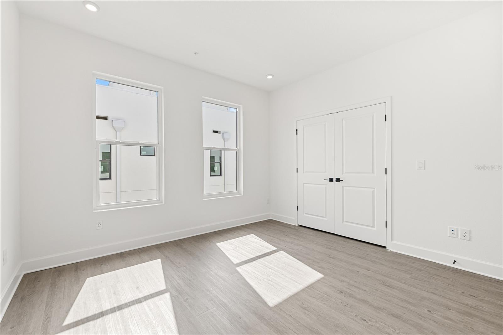 Image 26 of 41 For 319 15th Street N