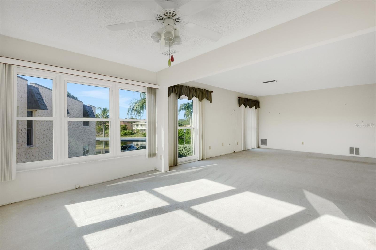 Image 10 of 47 For 212 Fernwood Circle 212