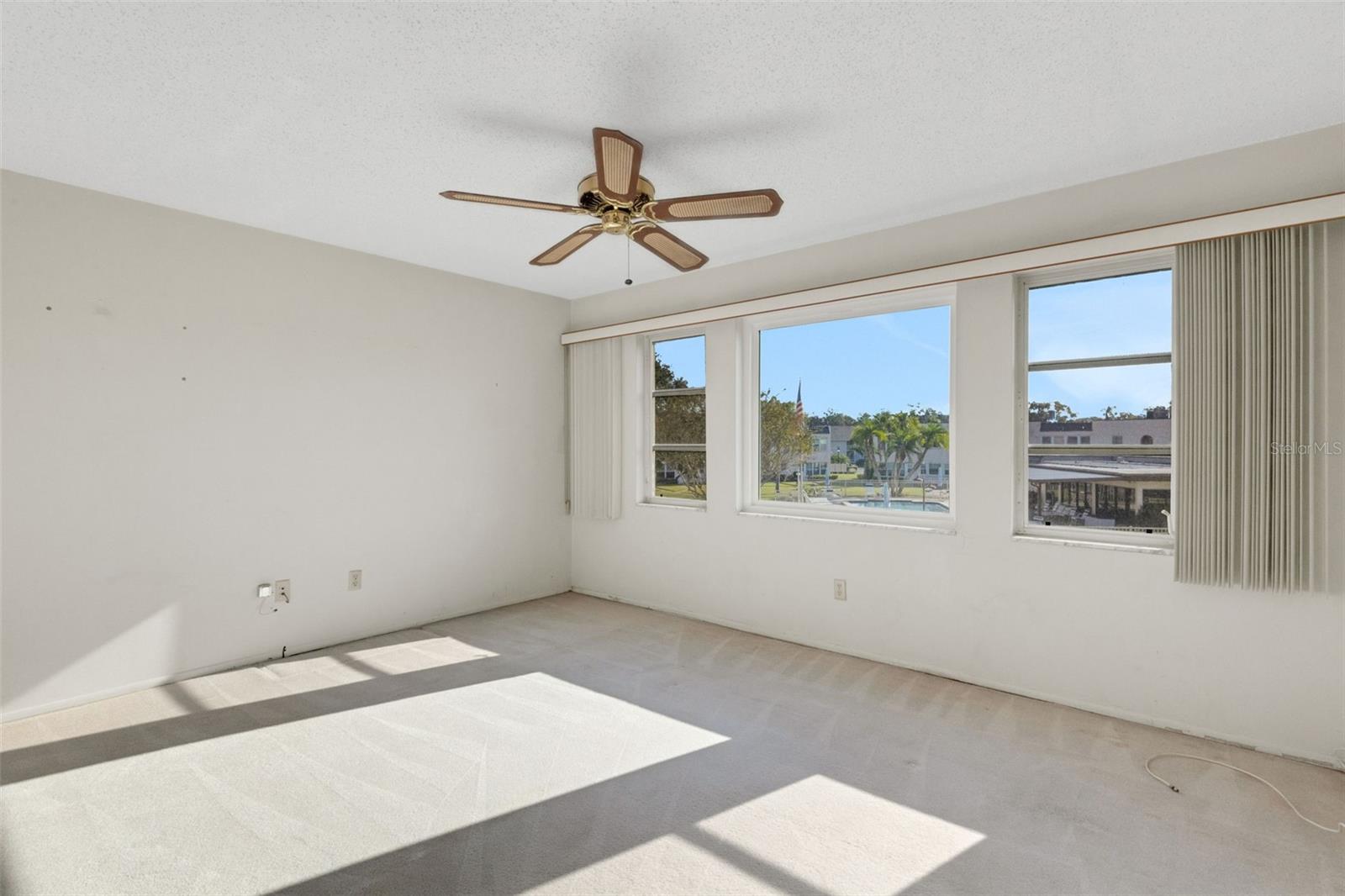 Image 11 of 47 For 212 Fernwood Circle 212