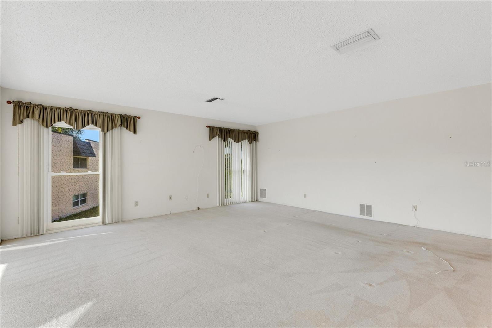 Image 15 of 47 For 212 Fernwood Circle 212