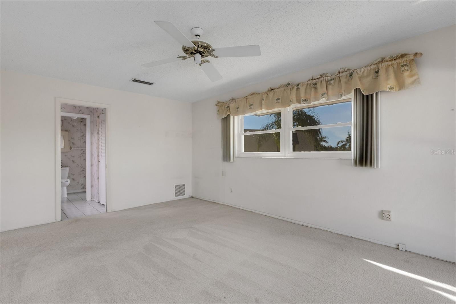 Image 31 of 47 For 212 Fernwood Circle 212