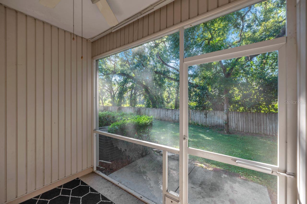 Image 18 of 29 For 2231 Golden Oak Lane