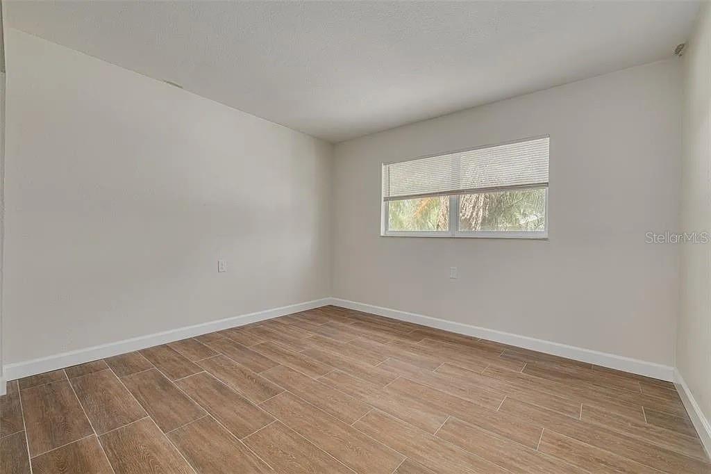 Image 4 of 13 For 7120 Oakwood Drive