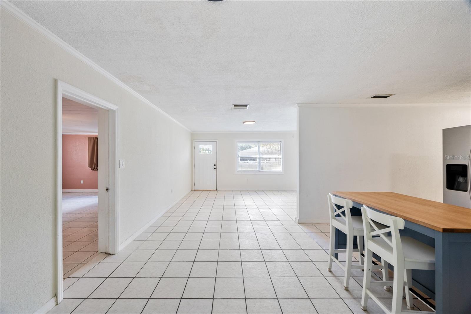 Listing photo id 9 for 10303 Myrtle Street