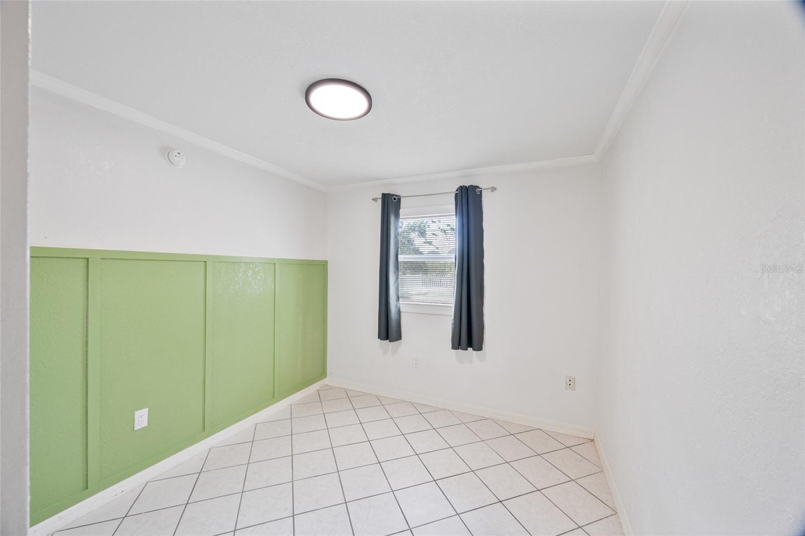 Listing photo id 13 for 10303 Myrtle Street