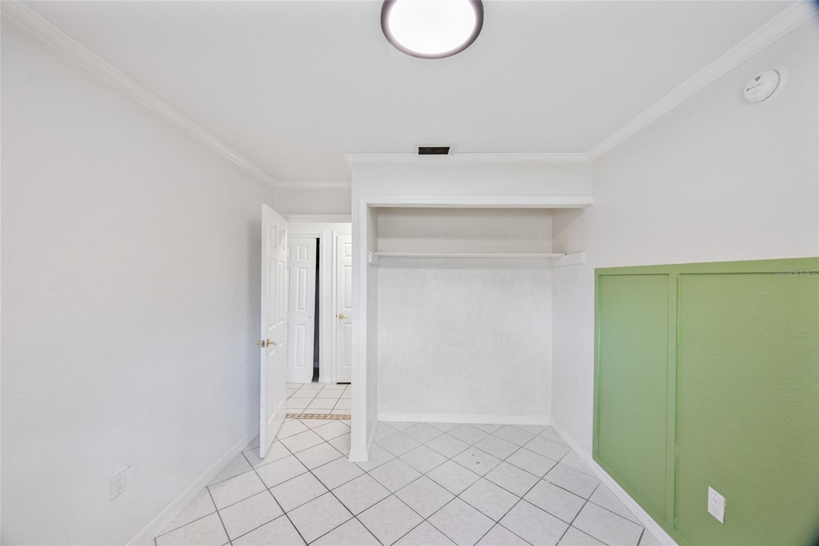 Listing photo id 14 for 10303 Myrtle Street