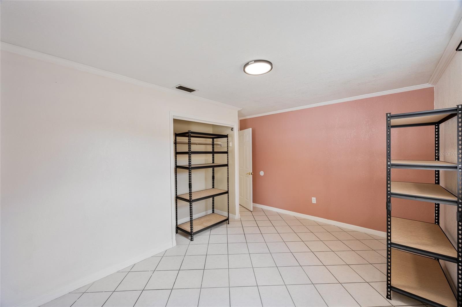 Listing photo id 16 for 10303 Myrtle Street