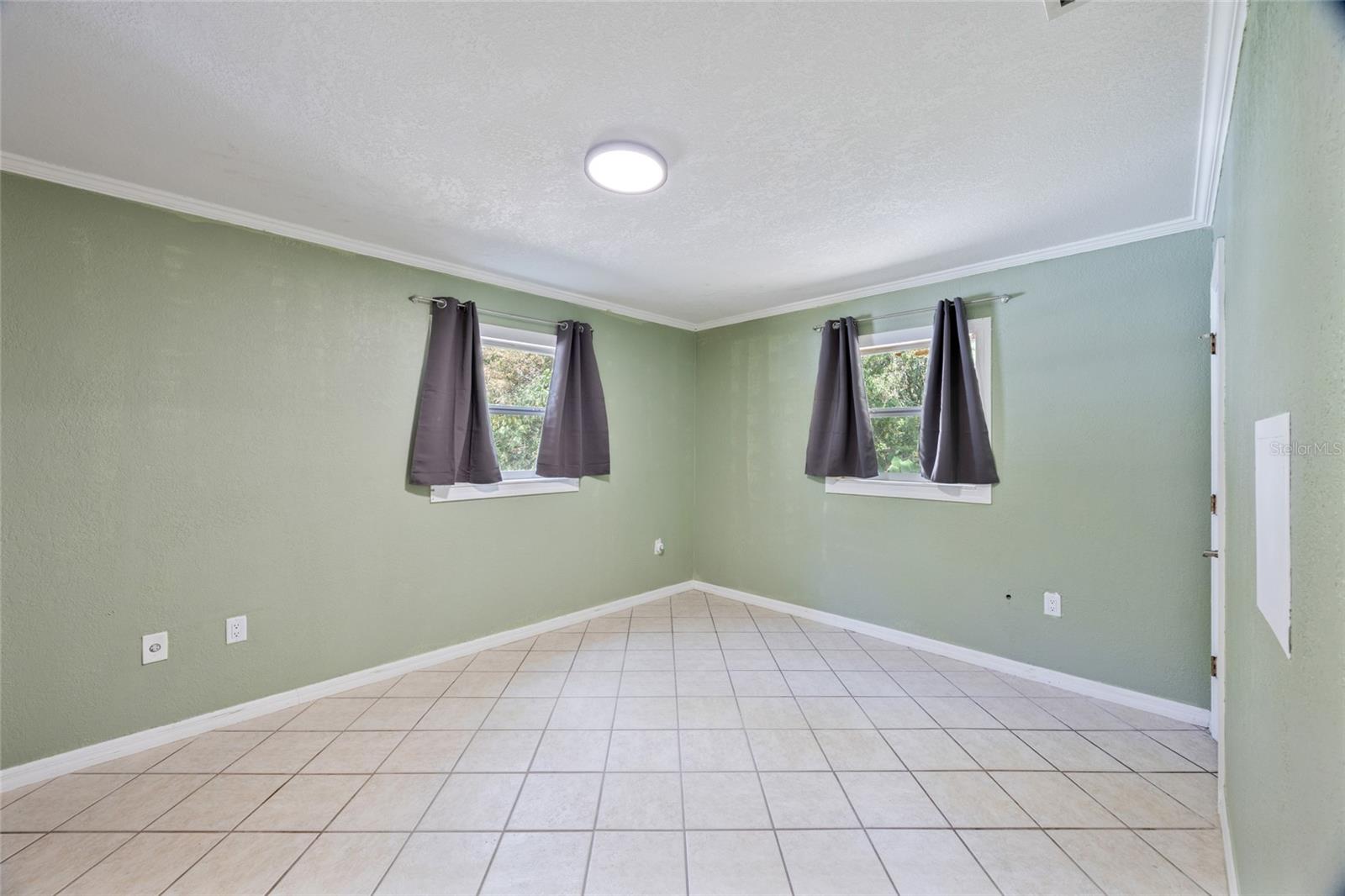 Listing photo id 17 for 10303 Myrtle Street