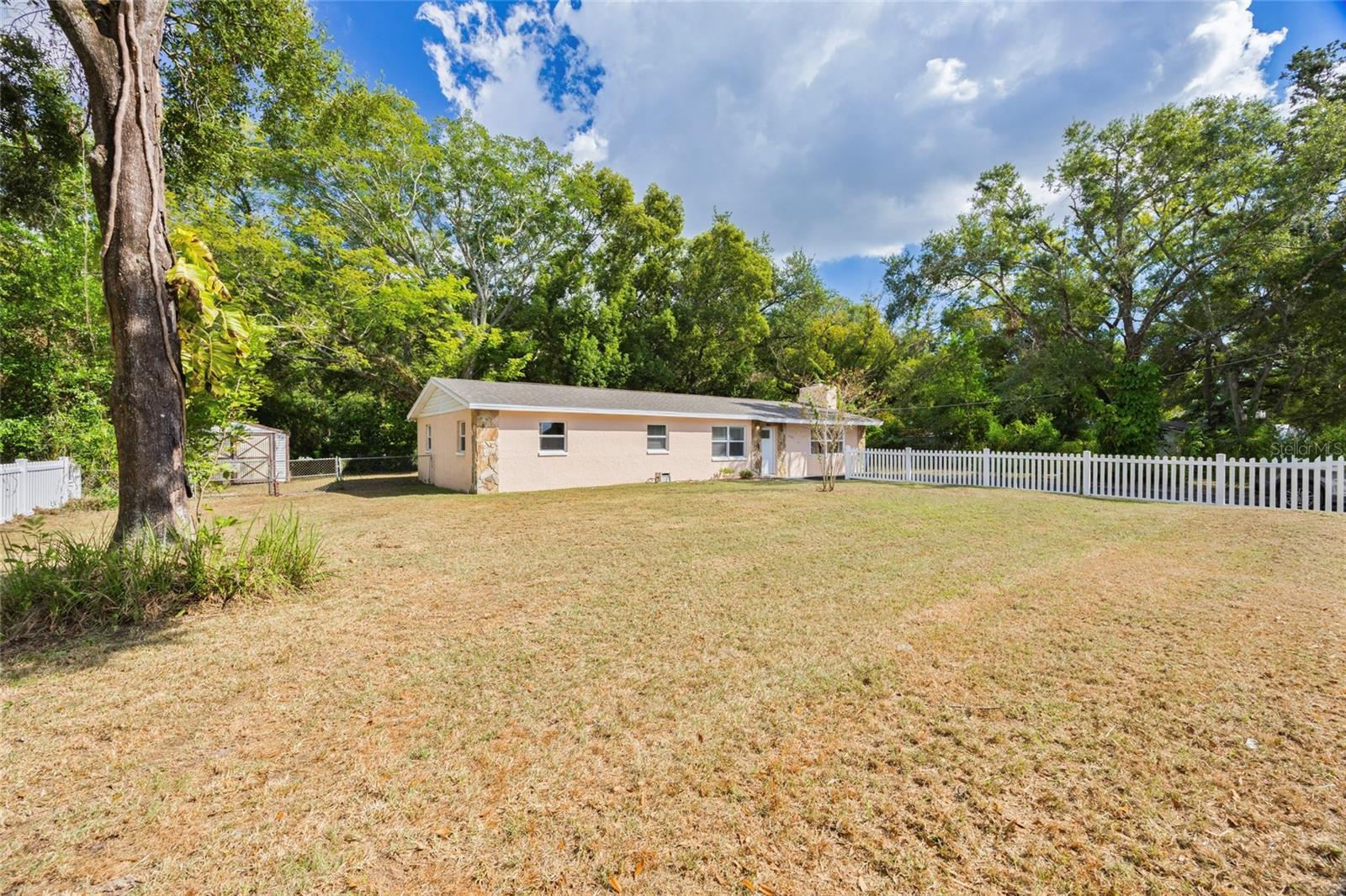 Listing photo id 0 for 10303 Myrtle Street