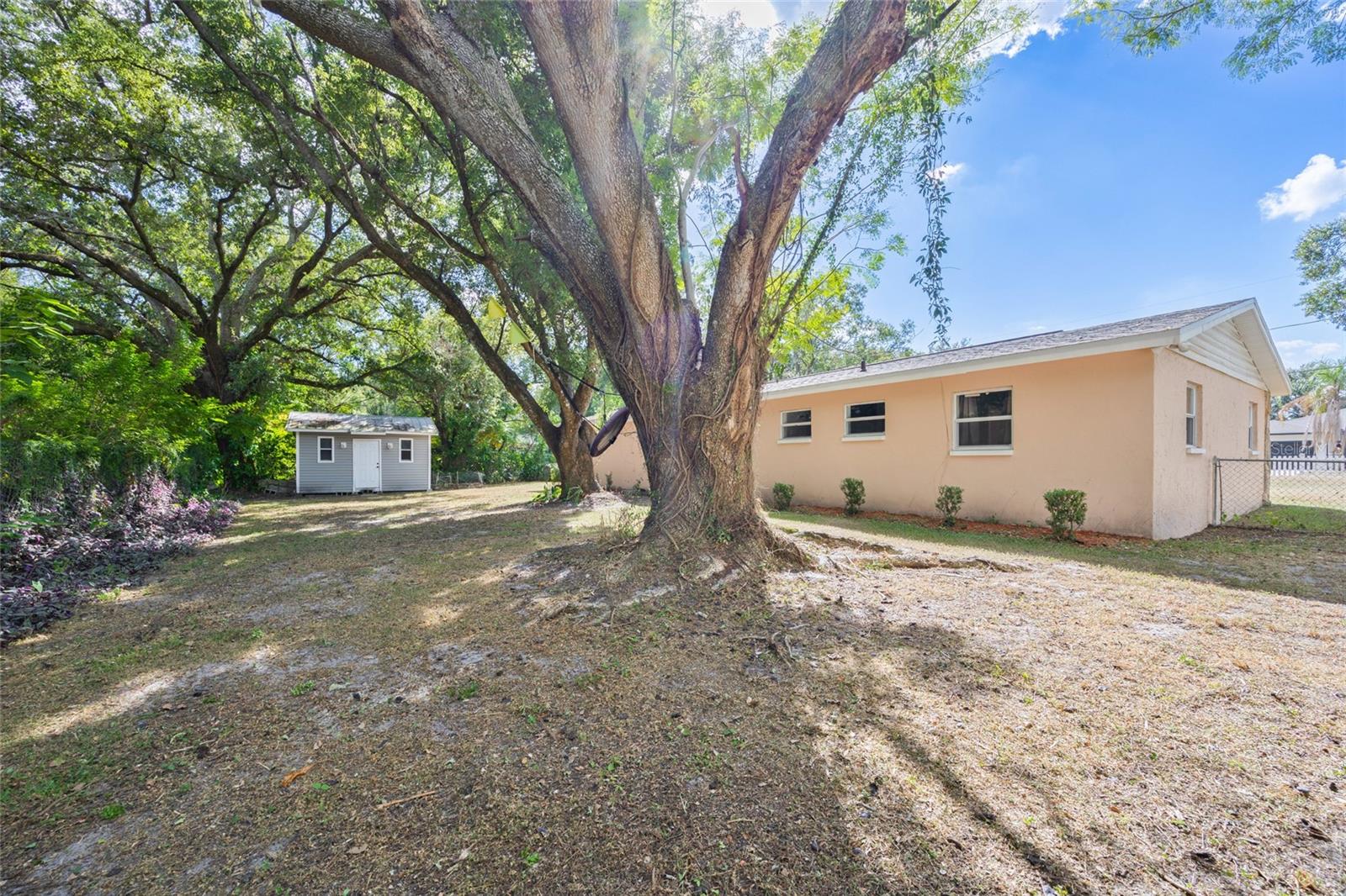Listing photo id 26 for 10303 Myrtle Street