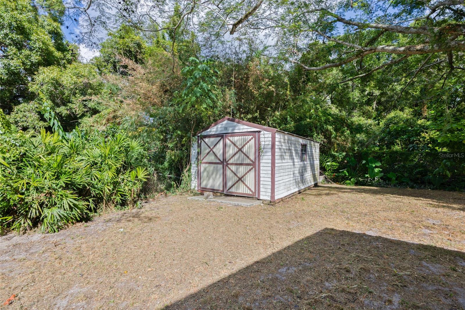 Listing photo id 27 for 10303 Myrtle Street