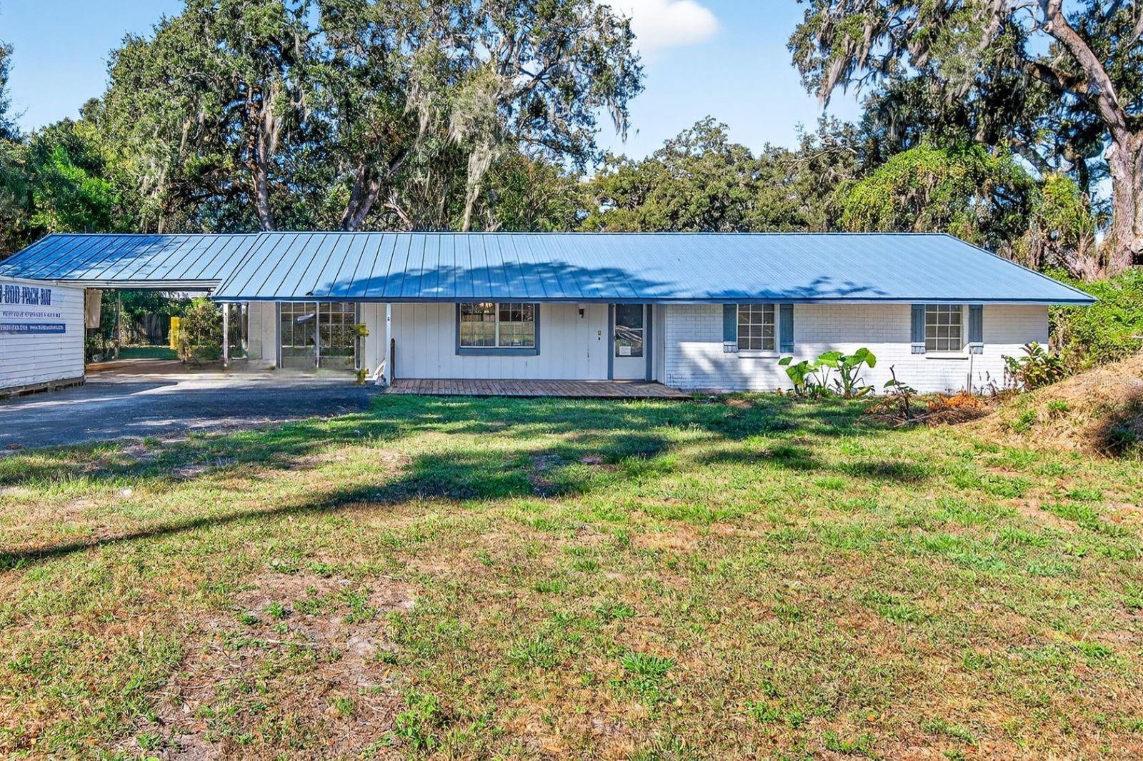 Details for 10618 Skewlee Gardens Drive, THONOTOSASSA, FL 33592
