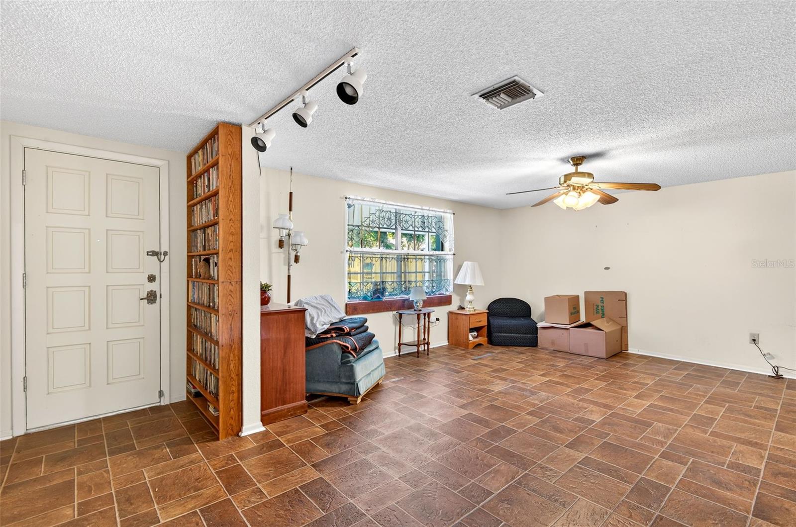 Image 23 of 64 For 10618 Skewlee Gardens Drive