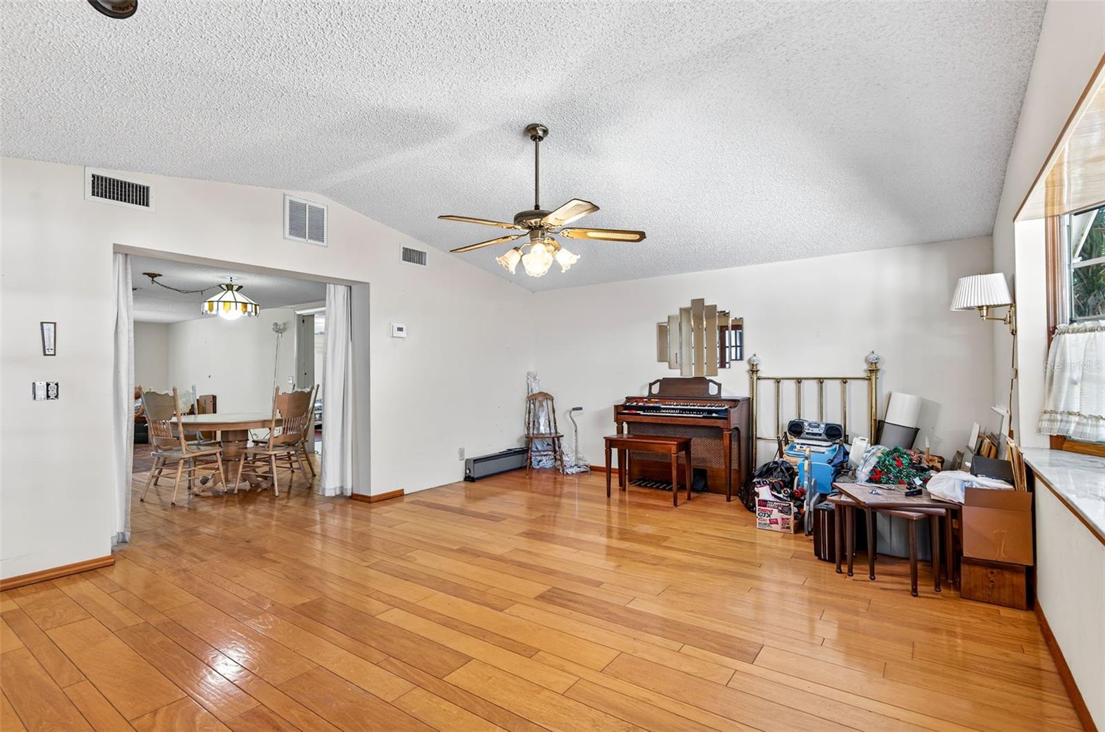 Image 33 of 64 For 10618 Skewlee Gardens Drive