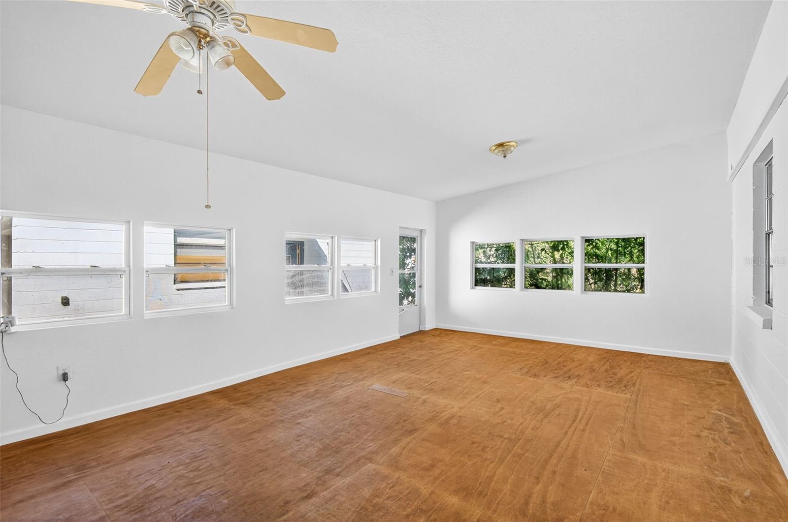 Image 35 of 64 For 10618 Skewlee Gardens Drive