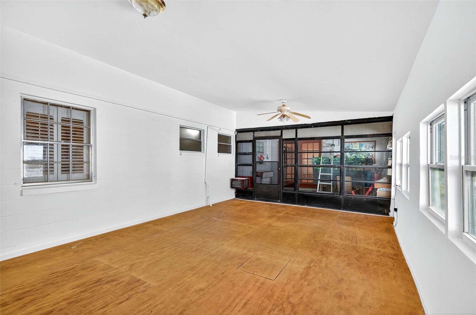 Image 36 of 64 For 10618 Skewlee Gardens Drive