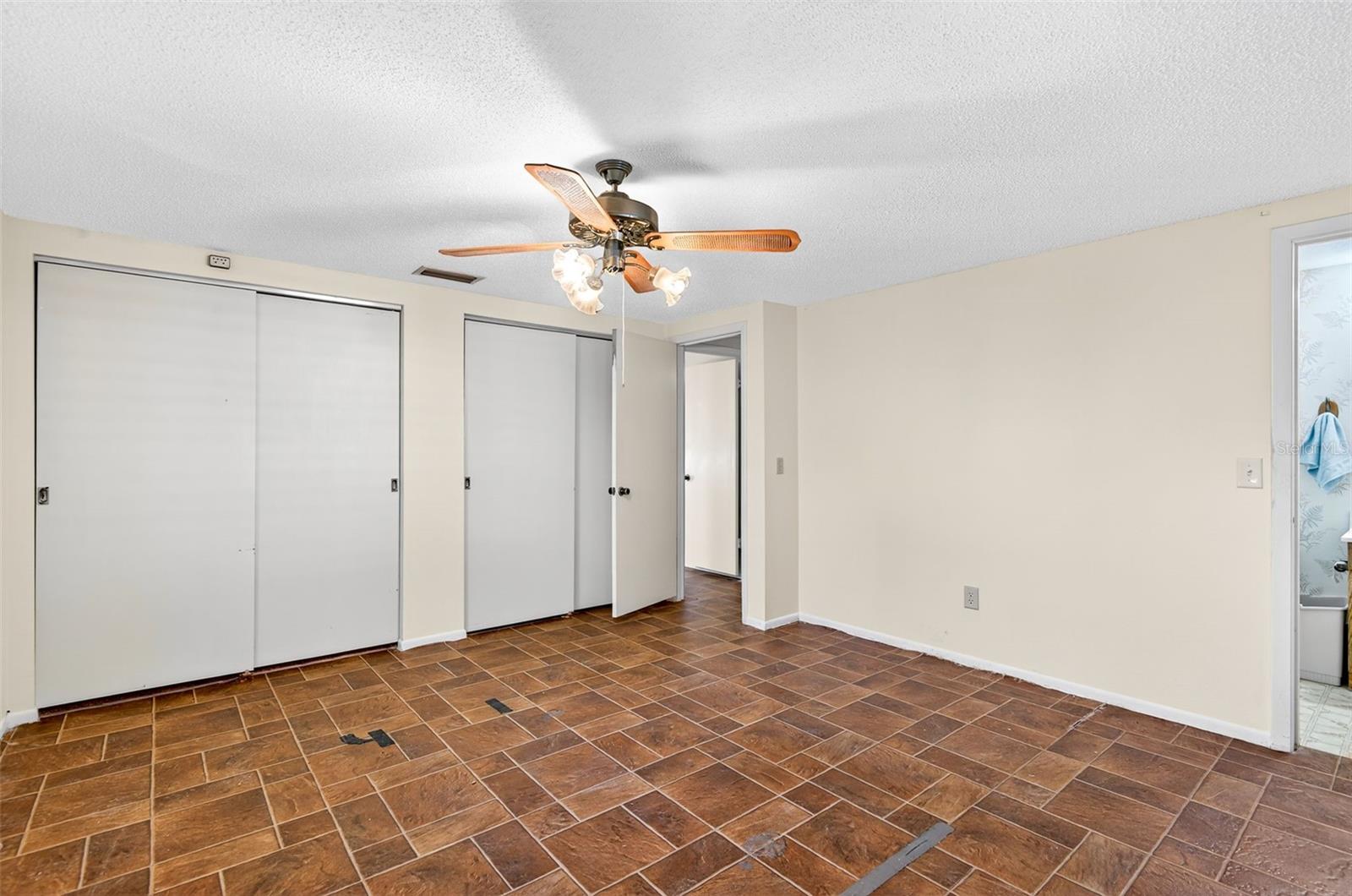 Image 39 of 64 For 10618 Skewlee Gardens Drive