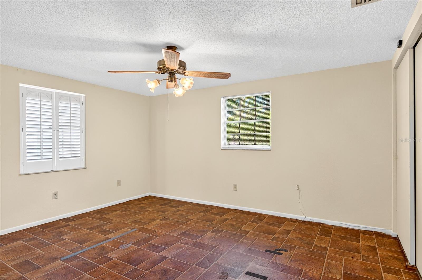 Image 40 of 64 For 10618 Skewlee Gardens Drive