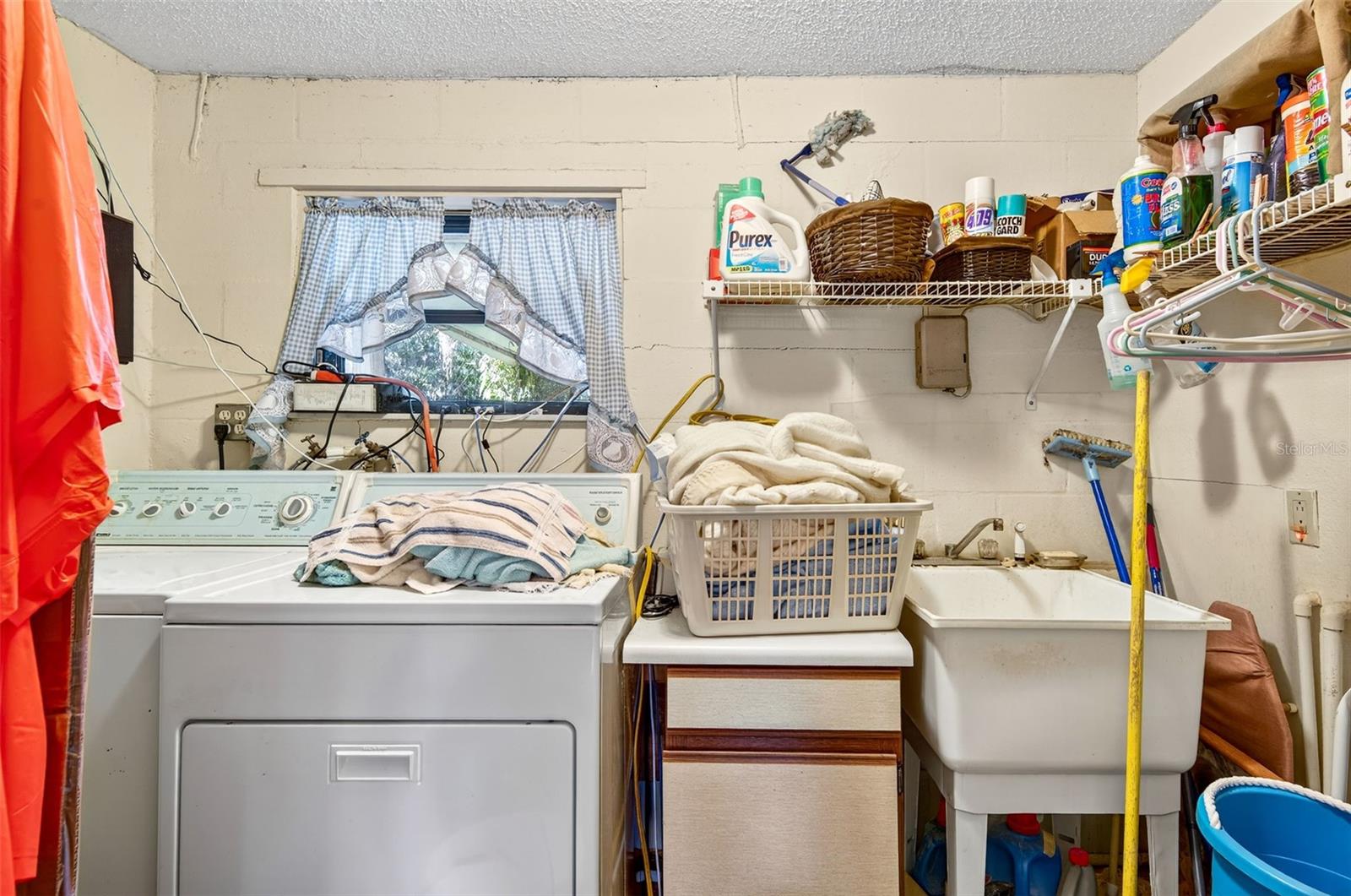 Image 46 of 64 For 10618 Skewlee Gardens Drive