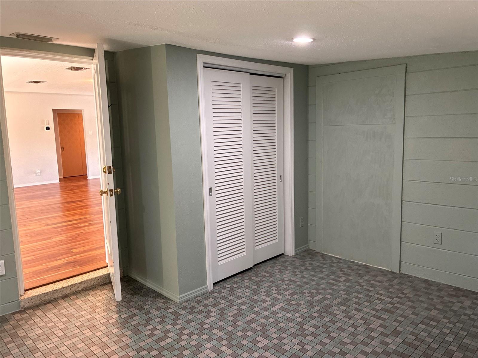 Image 11 of 29 For 5826 20th Avenue S