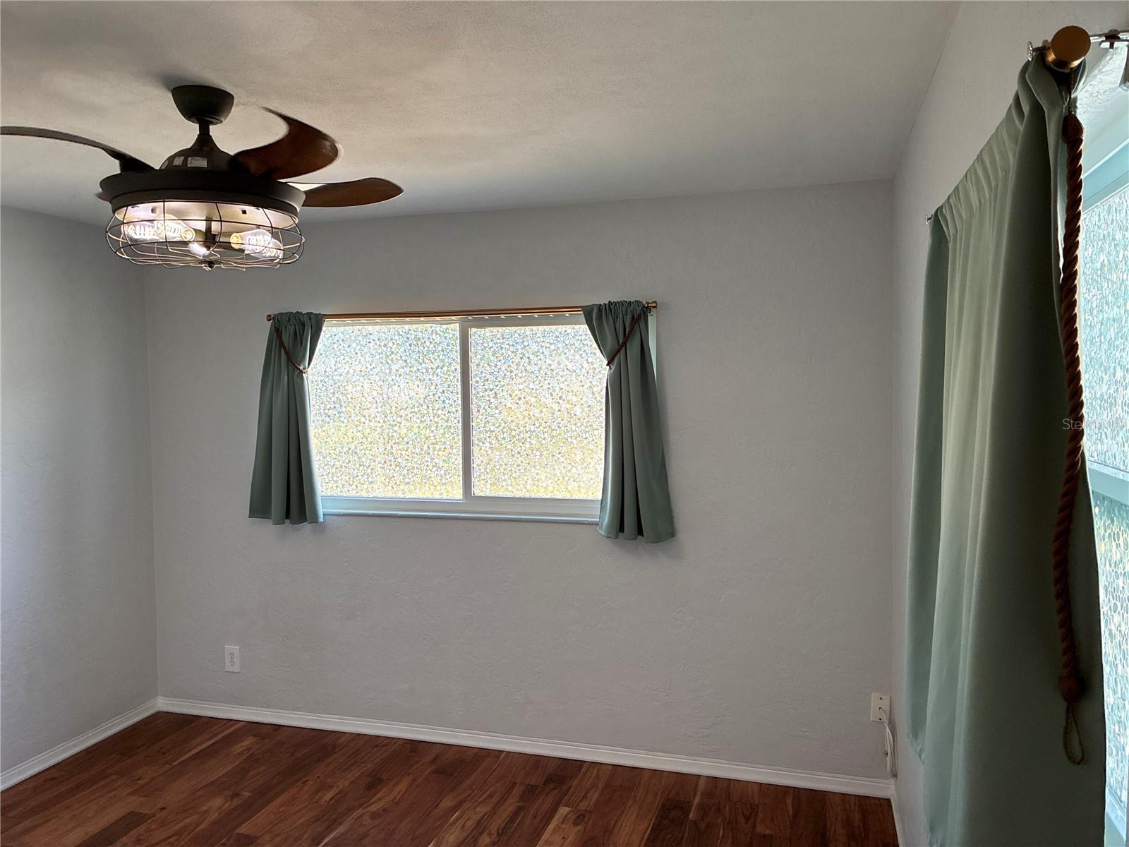 Image 17 of 29 For 5826 20th Avenue S