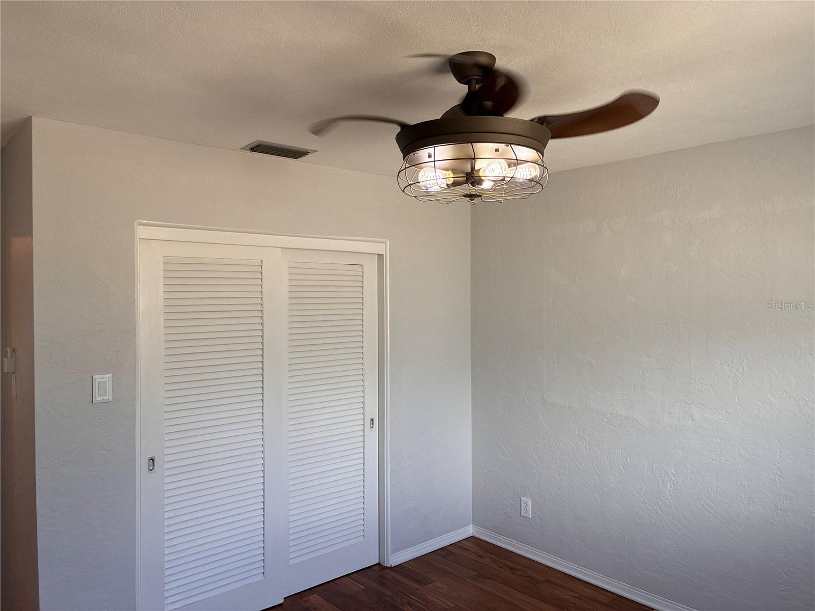 Image 18 of 29 For 5826 20th Avenue S