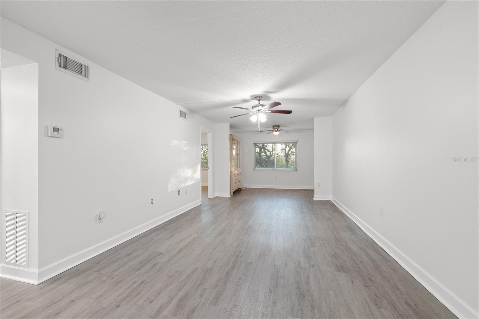 Image 12 of 26 For 1524 Lakeview Road 305