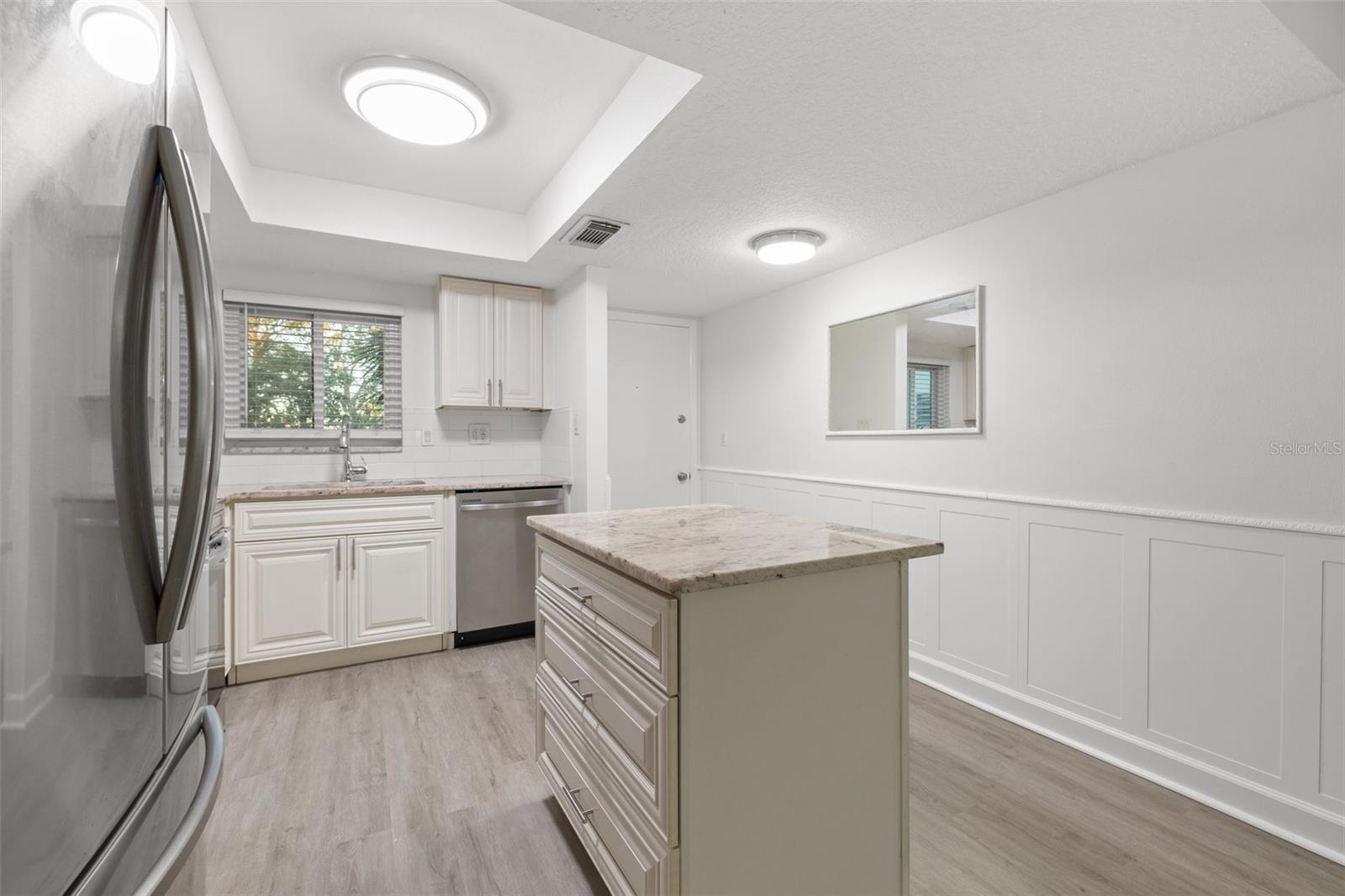 Image 7 of 26 For 1524 Lakeview Road 305