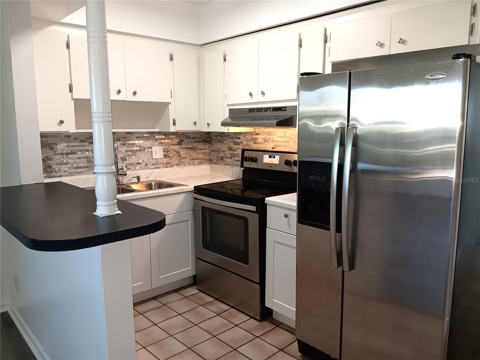 Image 4 of 12 For 116 Jefferson Circle N 7