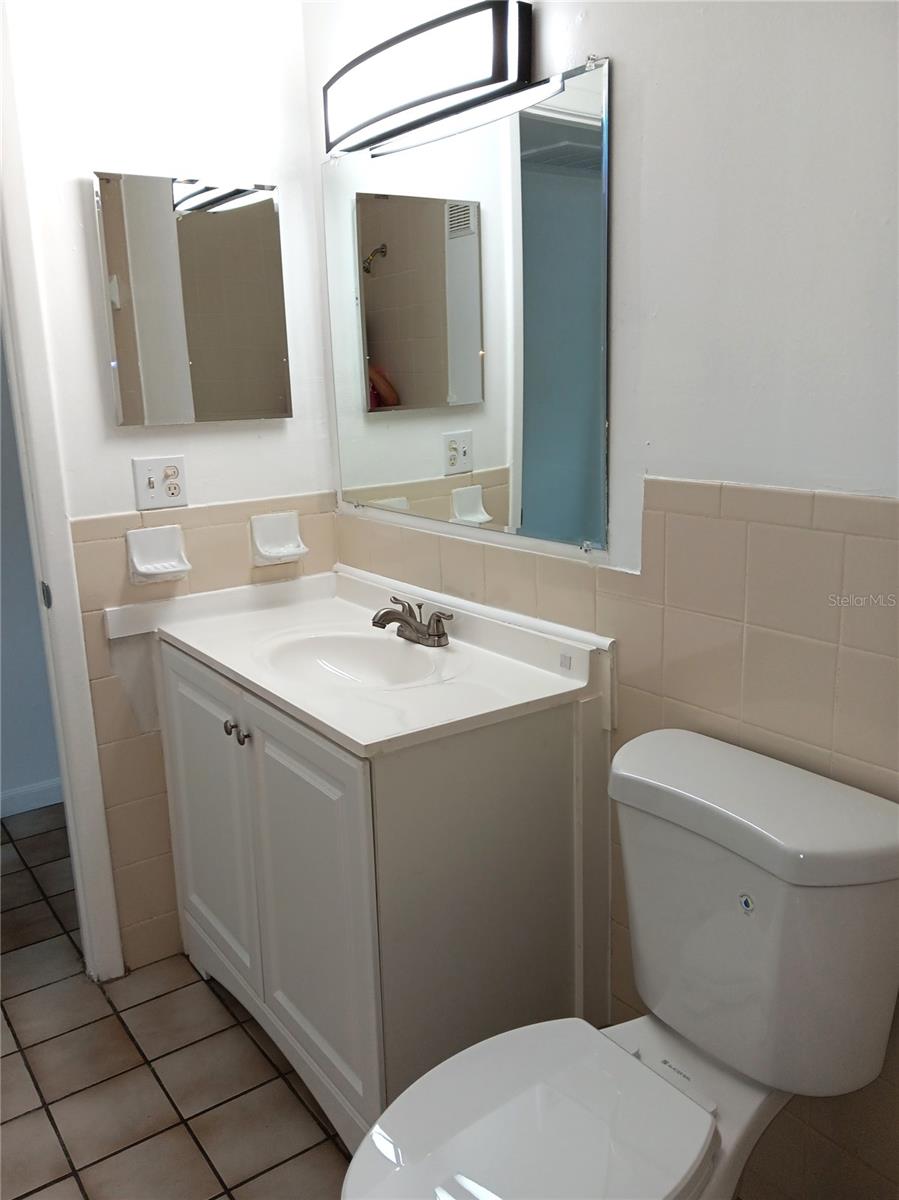 Image 9 of 12 For 116 Jefferson Circle N 7