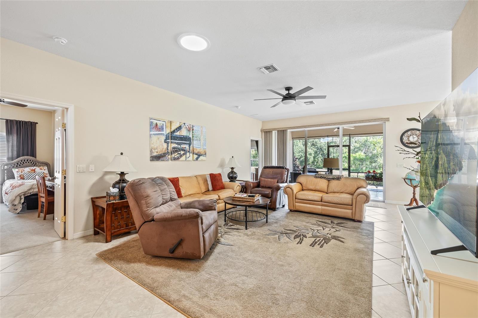 Image 8 of 35 For 5337 Hogan Lane