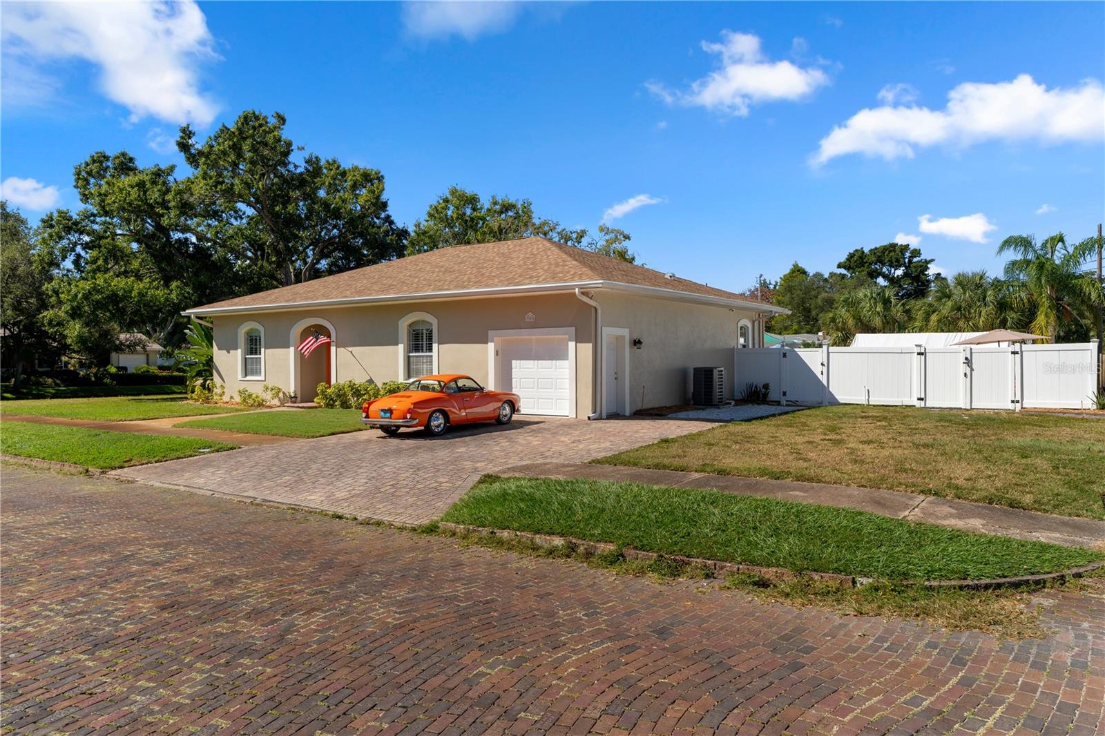 Image 21 of 40 For 300 62nd Street N